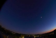 El cielo se viste de gala con un impresionante «desfile planetario» en Roma Captan impresionante "desfile planetario" en Roma