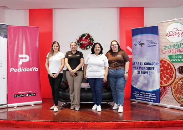 claro-pajarito-1 Foto: Claro y Pajarito Azul unidos por una buena causa