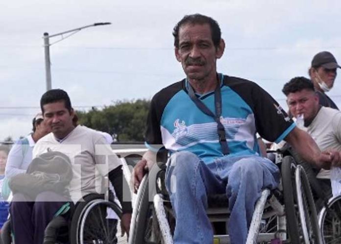 Atletas con discapacidad participaron de la carrera Luz y Sonido en Managua