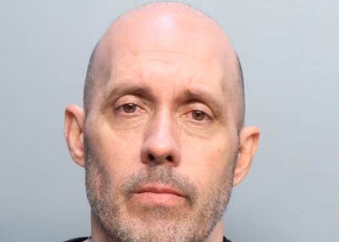 eeuu1 Desalmado hijo mata a su mamá en Florida mientras orar por él