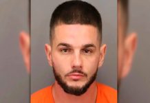 ¡Sin perdón de Dios! Asqueroso hombre es visto abusando de un perro en Florida ¡Sin perdón de Dios! Asqueroso hombre es visto abusando de un perro en Florida