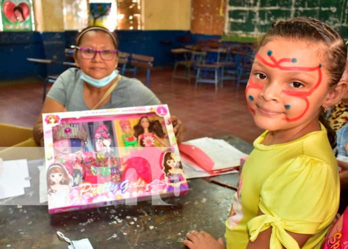 elon4 Niñez de León feliz con la entrega de juguetes a través del MINED