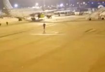 Migrantes logran escapar tras una falsa labor de parto en un avión en España Más de 20 migrantes logran escapar tras una falsa labor de parto en España