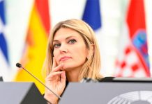Parlamento Europeo destituye a Kaili como vicepresidenta por corrupción Parlamento Europeo destituye a Kaili como vicepresidenta por corrupción