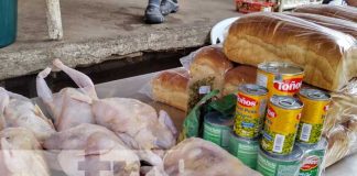Foto: Gallinas a buen precio en el Mercado Oriental / TN8