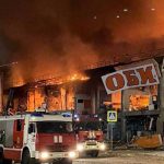 Gran incendio destruye un centro comercial en Moscú, Rusia Gran incendio destruye un centro comercial en Moscú, Rusia