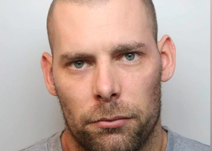 ¡Escalofriante! Mató a su mujer, a sus hijos y violó a niña moribunda en Inglaterra