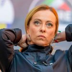 Miles de personas a las calles de Italia en protesta contra Giorgia Meloni