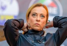 Miles de personas salen a las calles de Italia en protesta contra Giorgia Meloni Miles de personas a las calles de Italia en protesta contra Giorgia Meloni