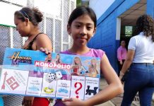 Con alegría miles de niños y niñas reciben sus juguetes en Managua Foto: Entrega de juguetes en colegios de Managua / TN8