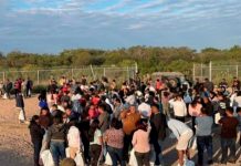 Más 700 migrantes, entre ellos niños, capturados en áreas desoladas de Texas Más 700 migrantes, entre ellos niños, capturados en áreas desoladas de Texas