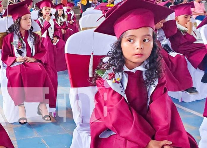 60 niños y niñas de educación inicial reciben certificado de egresados en Ocotal
