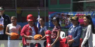 Entregan material deportivo a jugadoras de softball en Ometepe