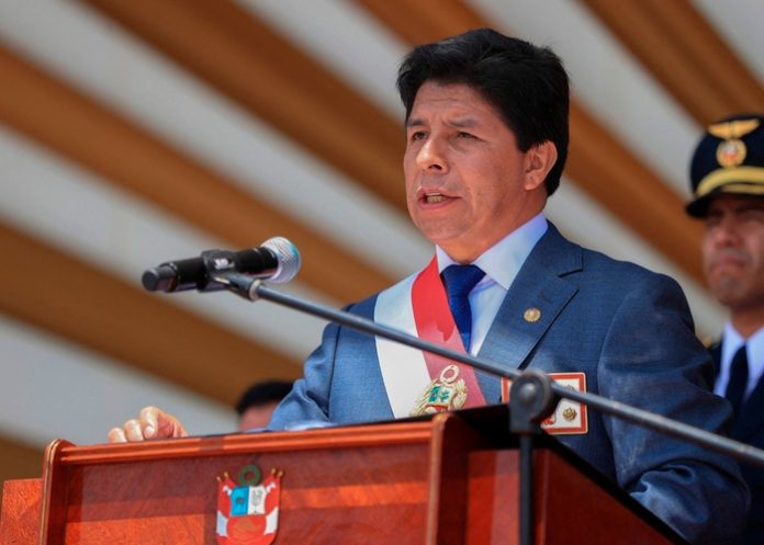 Pedro Castillo, Presidente de Perú anuncia la disolución del Congreso