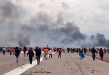 Más de 2 mil manifestantes se toman Aeropuerto de Perú en contra del Gobierno de Boluarte Más de 2 mil manifestantes se toman Aeropuerto de Perú en contra del Gobierno de Boluarte