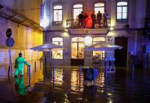 Torrenciales aguaceros dejan varios daños materiales y un muerto en Lisboa Torrenciales aguaceros dejan varios daños materiales y un muerto en Lisboa