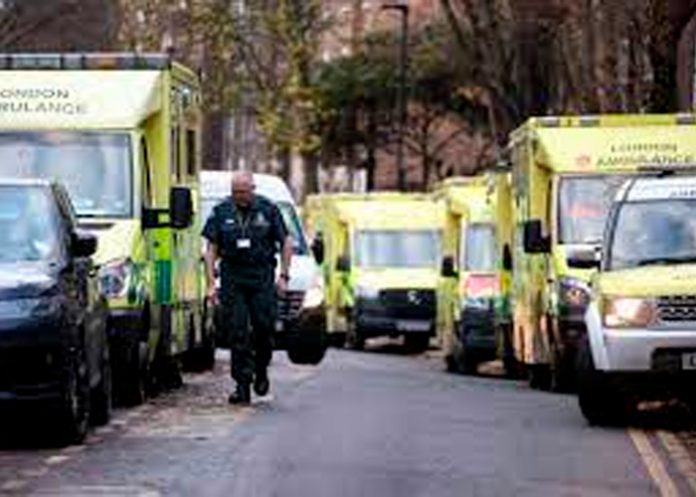 Tsunami de huelgas del sector salud empañan la navidad en Reino Unido