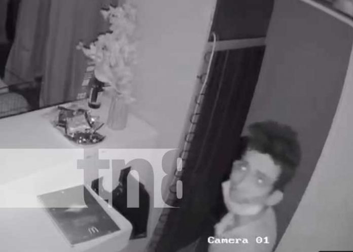 Foto: Cámara registra cuando se meten a robar en una tienda de Masaya / TN8