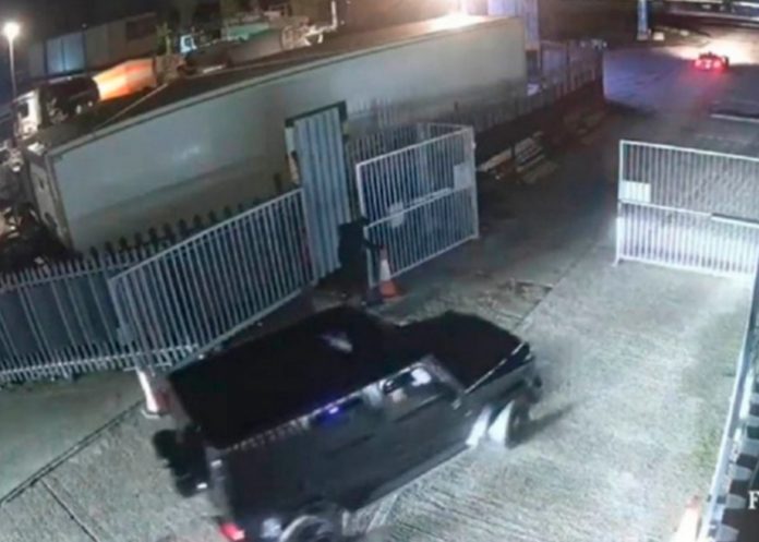 Maleantes se roban cinco carros de lujo en Reino Unido en 60 segundos