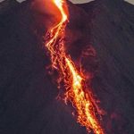 Alerta máxima en Indonesia ante erupción del volcán Semeru Decretan alerta máxima en Indonesia ante erupción del volcán Semeru
