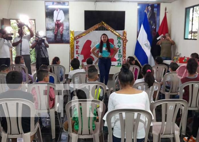 teat-1 Foto: Una mañana para celebrar la víspera de Navidad en el Arboretum / TN8