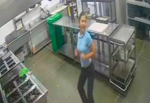 ¡Clase loquera! En plena jornada laboral joven “perreó” al ritmo de Raw Alejandro ¡Clase loquera! En plena jornada laboral joven “perreó” al ritmo de Raw Alejandro
