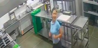 ¡Clase loquera! En plena jornada laboral joven “perreó” al ritmo de Raw Alejandro