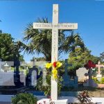 Homenaje a víctimas del terremoto: Alcaldía de Managua deposita ofrenda floral Foto: Ofrenda floral en fosa común de las víctimas del terremoto en Managua / TN8