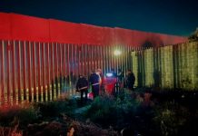 Muere migrante tras caer junto a su hijo al intentar saltar el muro fronterizo Muere migrante tras caer junto a su hijo al intentar saltar el muro fronterizo