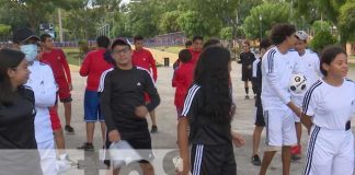 Foto: Entrega de uniformes para promover el deporte en Nicaragua / TN8