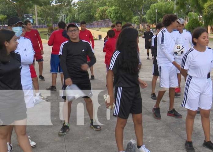 unif-2 Foto: Entrega de uniformes para promover el deporte en Nicaragua / TN8