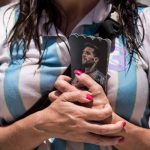 Hincha se peló los senos en pleno estadio tras la victoria de Argentina (Video) Hincha se peló los senos en pleno estadio tras la victoria de Argentina (Video)