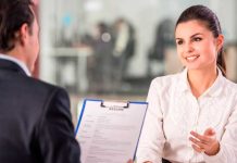 ¡Qué amargados! Joven fue a una entrevista de trabajo y la rechazan por sonreír