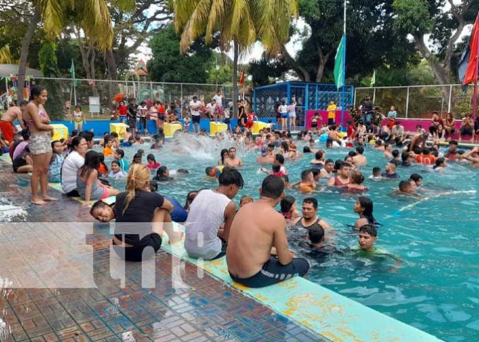 Foto: Familias reciben el año nuevo en el centro recreativo Xilonem / TN8