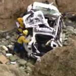 EEUU: Intentó matar a su familia arrojandolos con todo y auto a un acantilado Intentó matar a su familia arrojandolos con todo y auto a un acantilado en EEUU
