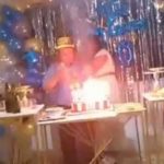 Video: Familia casi se prende fuego al confundir velas con cohetes Video: Familia casi se prende fuego al confundir velas con cohetes