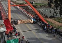 Ciudadanos mantiene el bloqueo en carreteras de Perú Ciudadanos mantiene el bloqueo en carreteras de Perú