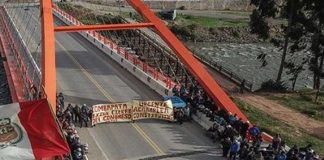 Ciudadanos mantiene el bloqueo en carreteras de Perú