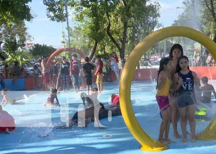 Foto: Vacaciones en el parque Luis Alfonso Velázquez Flores, en Managua / TN8