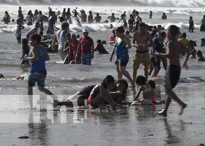 1 Foto: Playas de León con gran visita de turistas / TN8