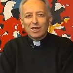 El “cura de Tinder” que ayuda a encontrar novios “celestiales” El “cura de Tinder” que ayuda a encontrar novios “celestiales”