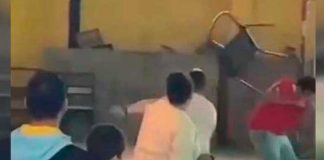 Jugaban a la “sillita” pero resultaron agrediéndose con la misma (VIDEO)