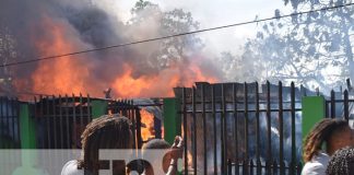 Foto: En Bluefields tres viviendas quedaron reducidas a escombros por un incendio / TN8