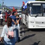 Foto: Pobladores de León dan caluroso recibimiento a buses de transporte colectivo / TN8