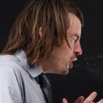 ¿Es normal orinarse al estornudar o reír? Aquí te contamos