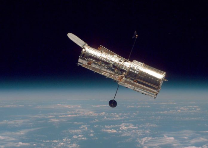 1 LEDA 48062, una de nuestras vecinas galácticas, captadas por la mirada del Hubble