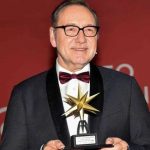 Tras la polémica, Kevin Spacey recibe premio cinematográfico Tras la polémica, Kevin Spacey recibe premio cinematográfico