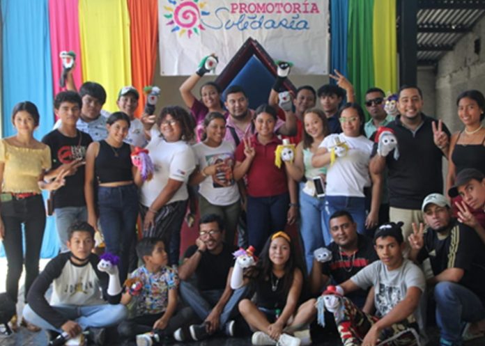 1 Realizan taller para la elaboración de títeres en León (Fotos)