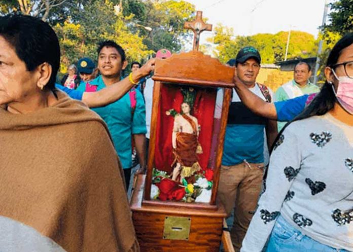 Carretas peregrinas presentan ofrendas a San Sebastián en Diriamba