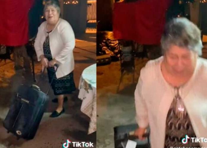 Abuelita interrumpe ritual para viajar por una 